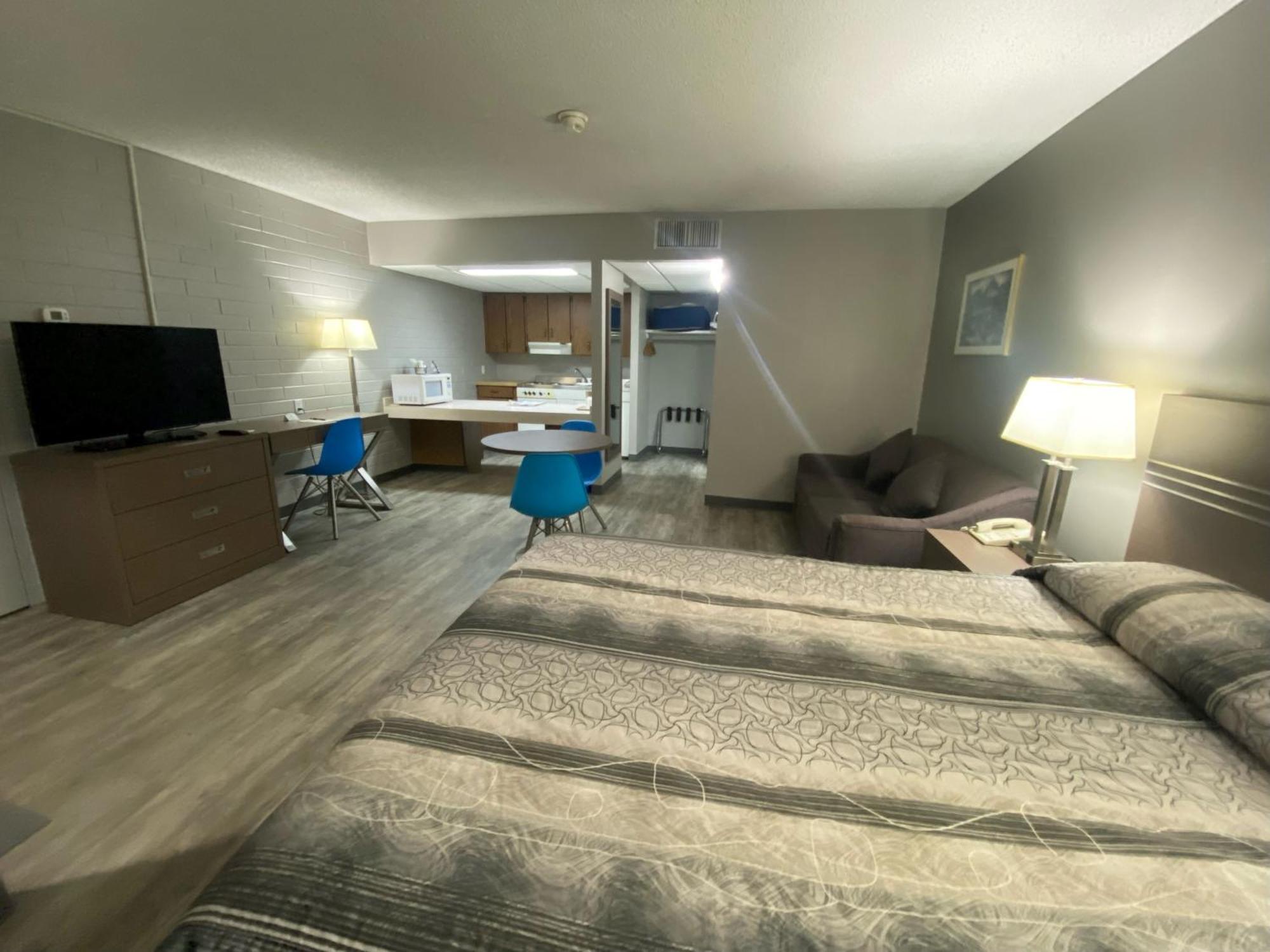Travelodge By Wyndham Гранд Прери Екстериор снимка