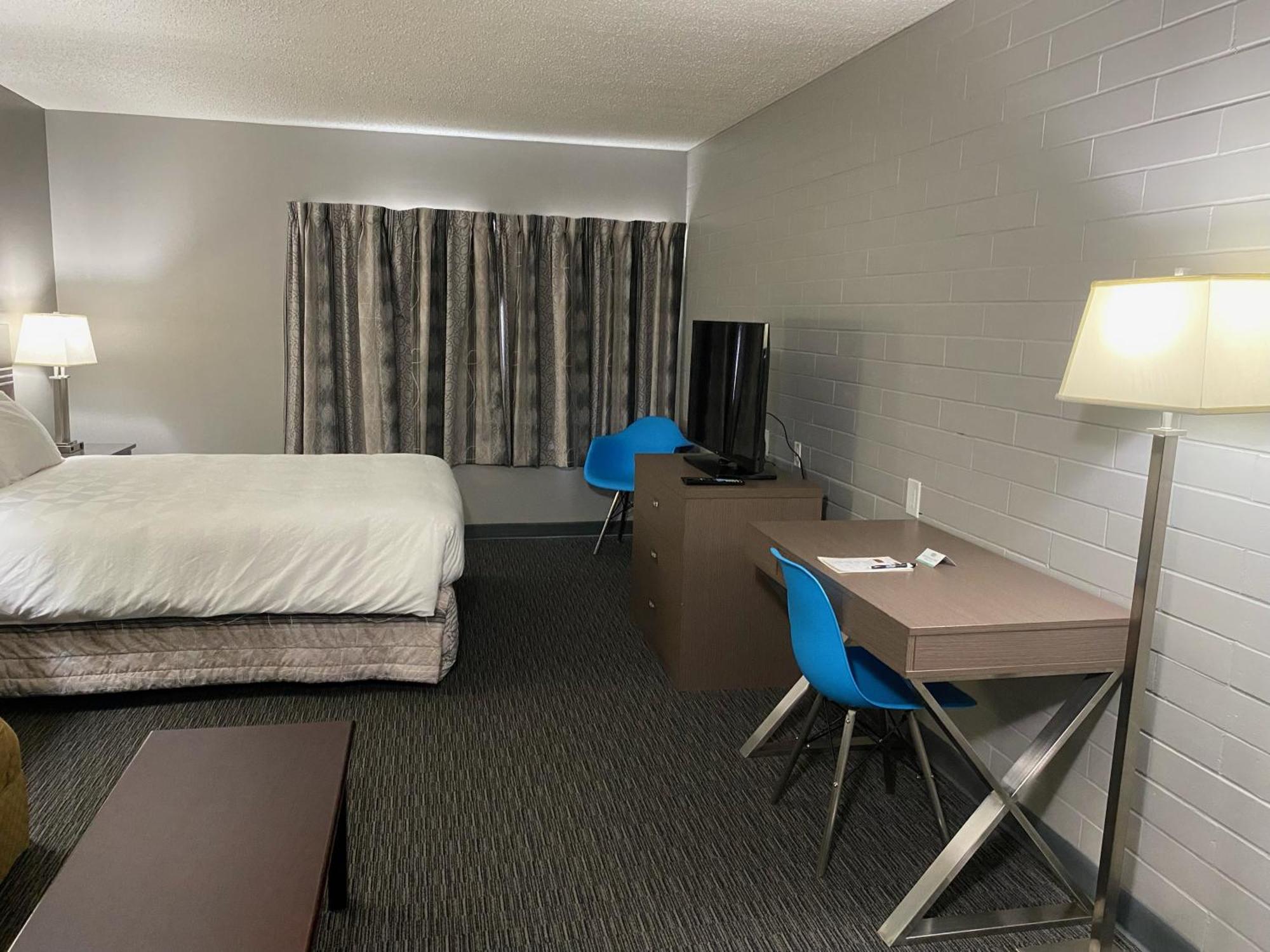 Travelodge By Wyndham Гранд Прери Екстериор снимка