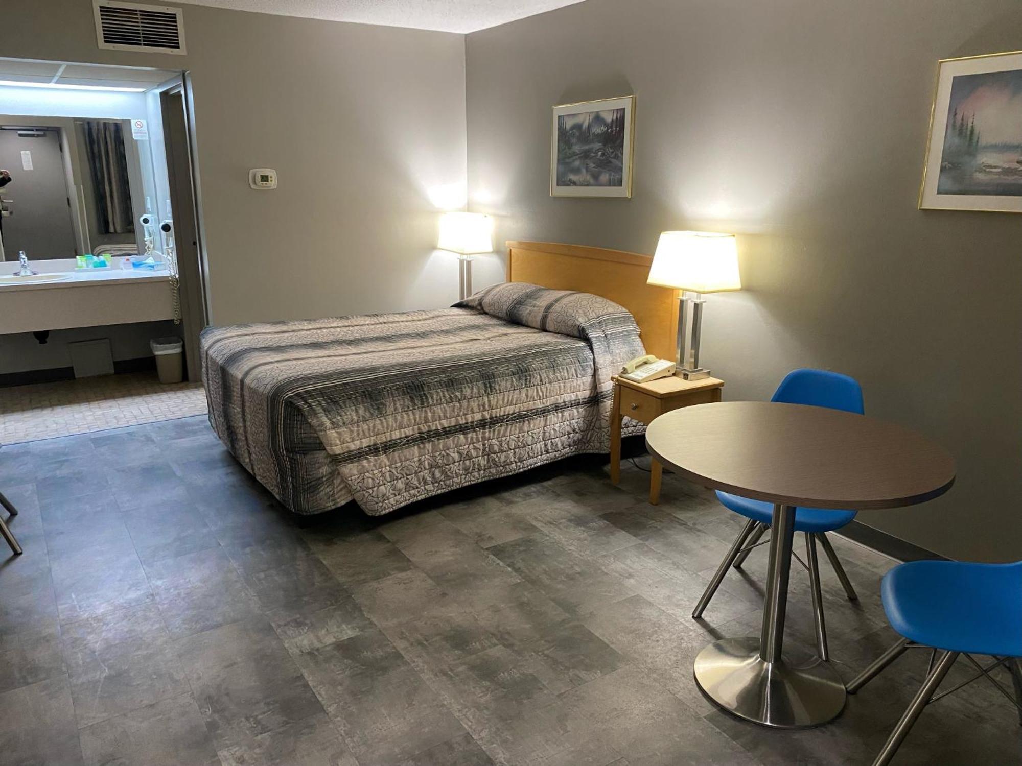 Travelodge By Wyndham Гранд Прери Екстериор снимка